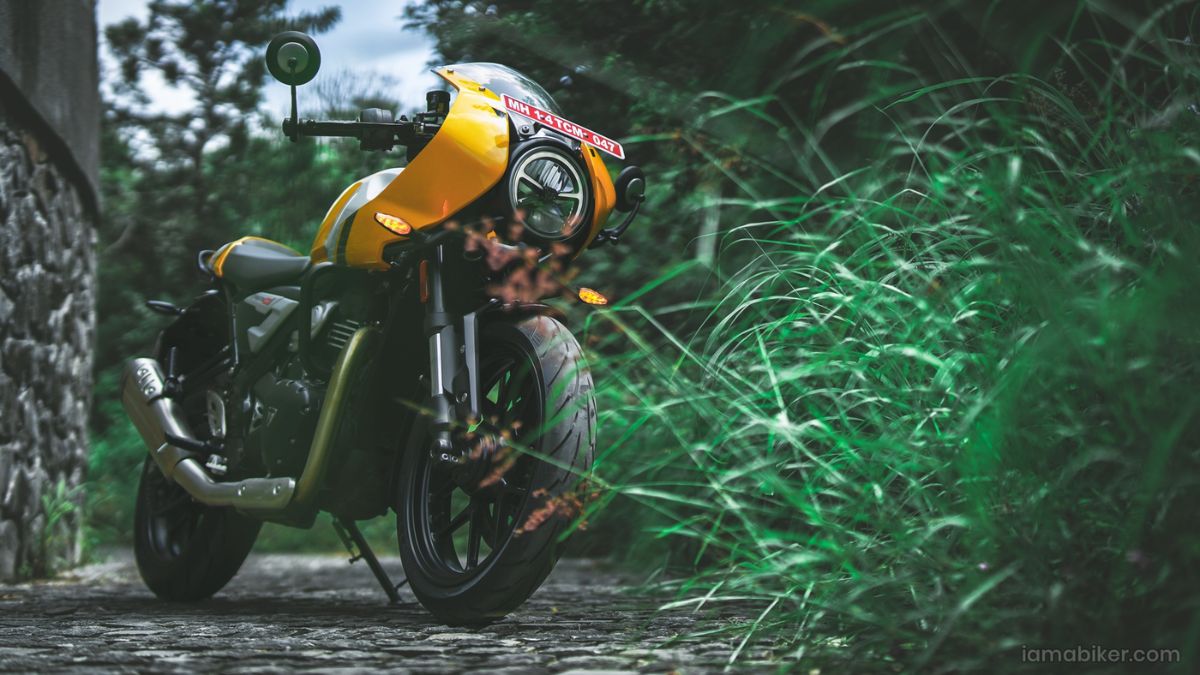 Triumph Thruxton 400 Review